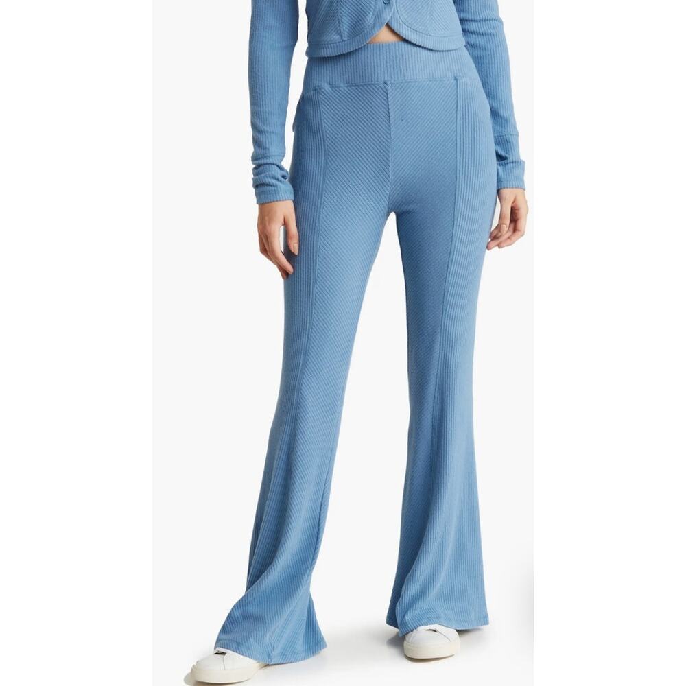 Area Stars Ribbed Flare Pull On Pants -L